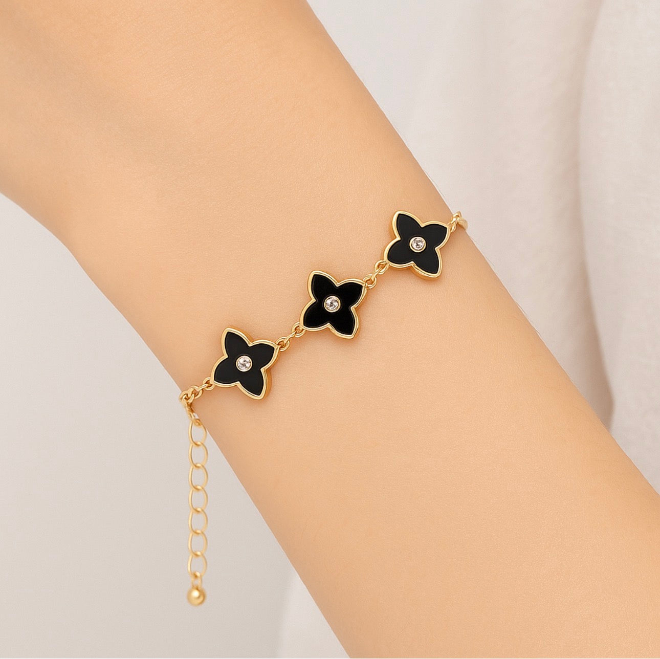 Bracciale Quadrifoglio Elegance – Nero & Oro