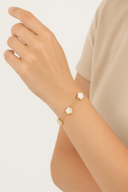 Kit Quadrifoglio Dorato – Eleganza in Madreperla